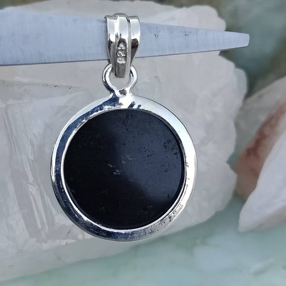 Canadian Ammolite & Sterling Silver pendant - Picture 3 of 10